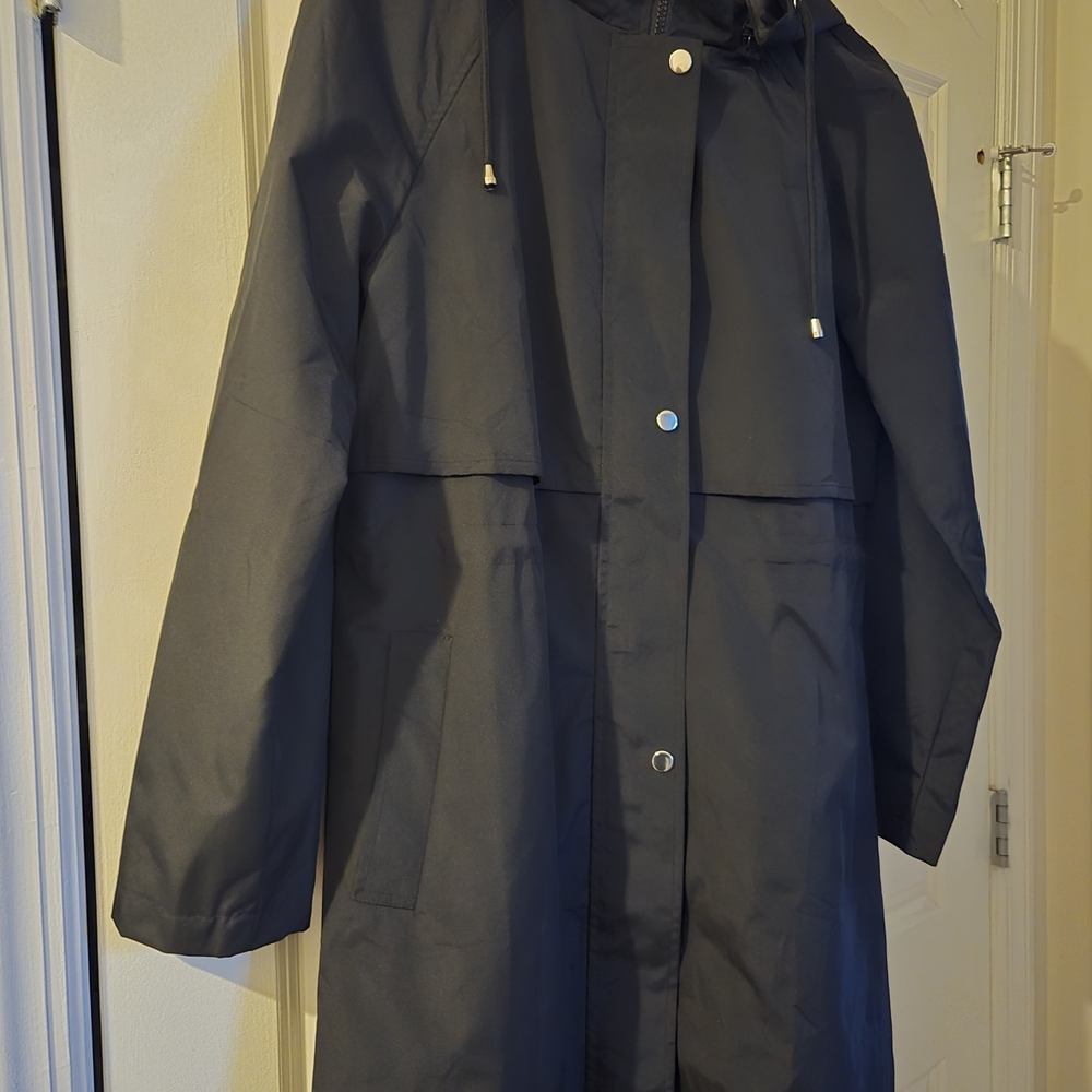 Women's Black w/Hood Jacket/Raincoat